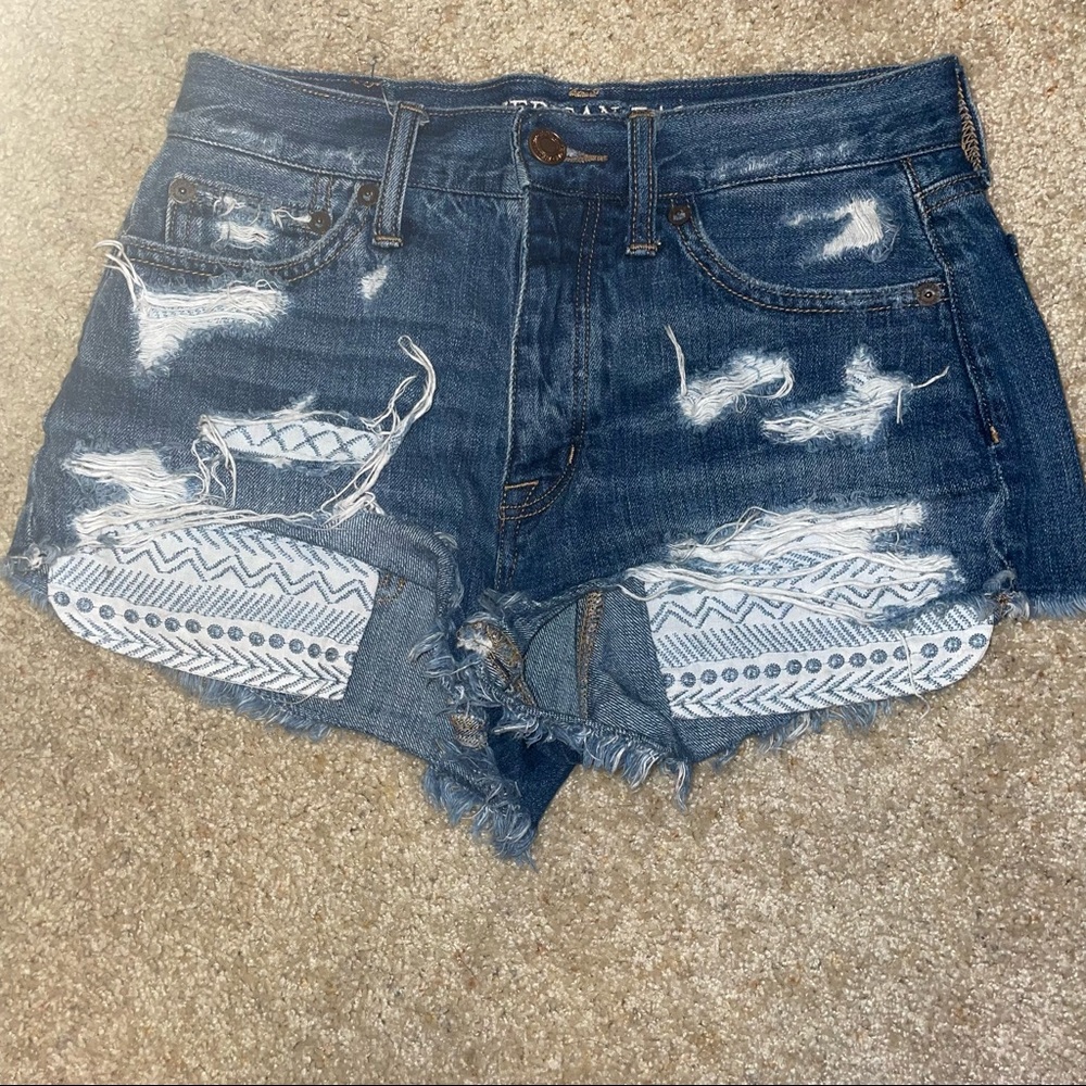 American Eagle High Rise Detailed Pocket Jean Shorts